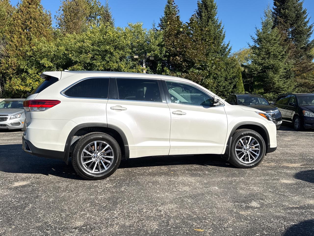 2018 Toyota Highlander XLE, BSM, Nav, Back Up Cam, Bluetooth Photo