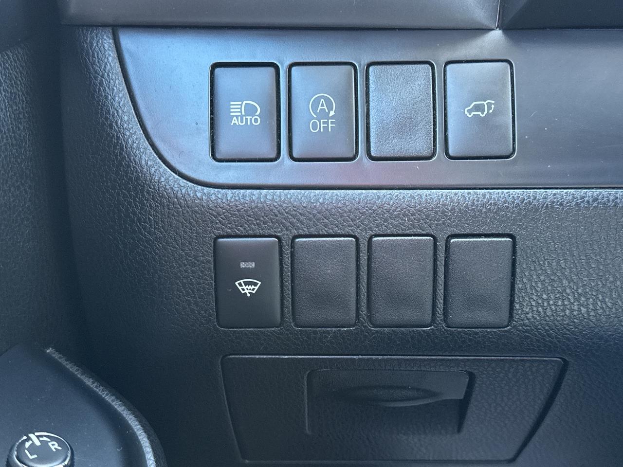 2018 Toyota Highlander XLE, BSM, Nav, Back Up Cam, Bluetooth Photo