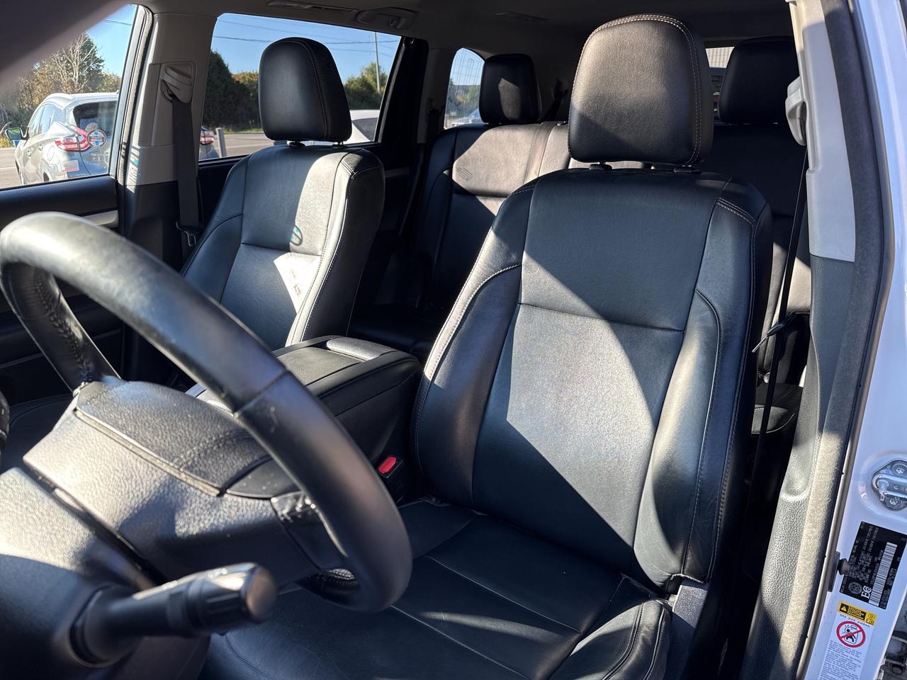 2018 Toyota Highlander XLE, BSM, Nav, Back Up Cam, Bluetooth Photo