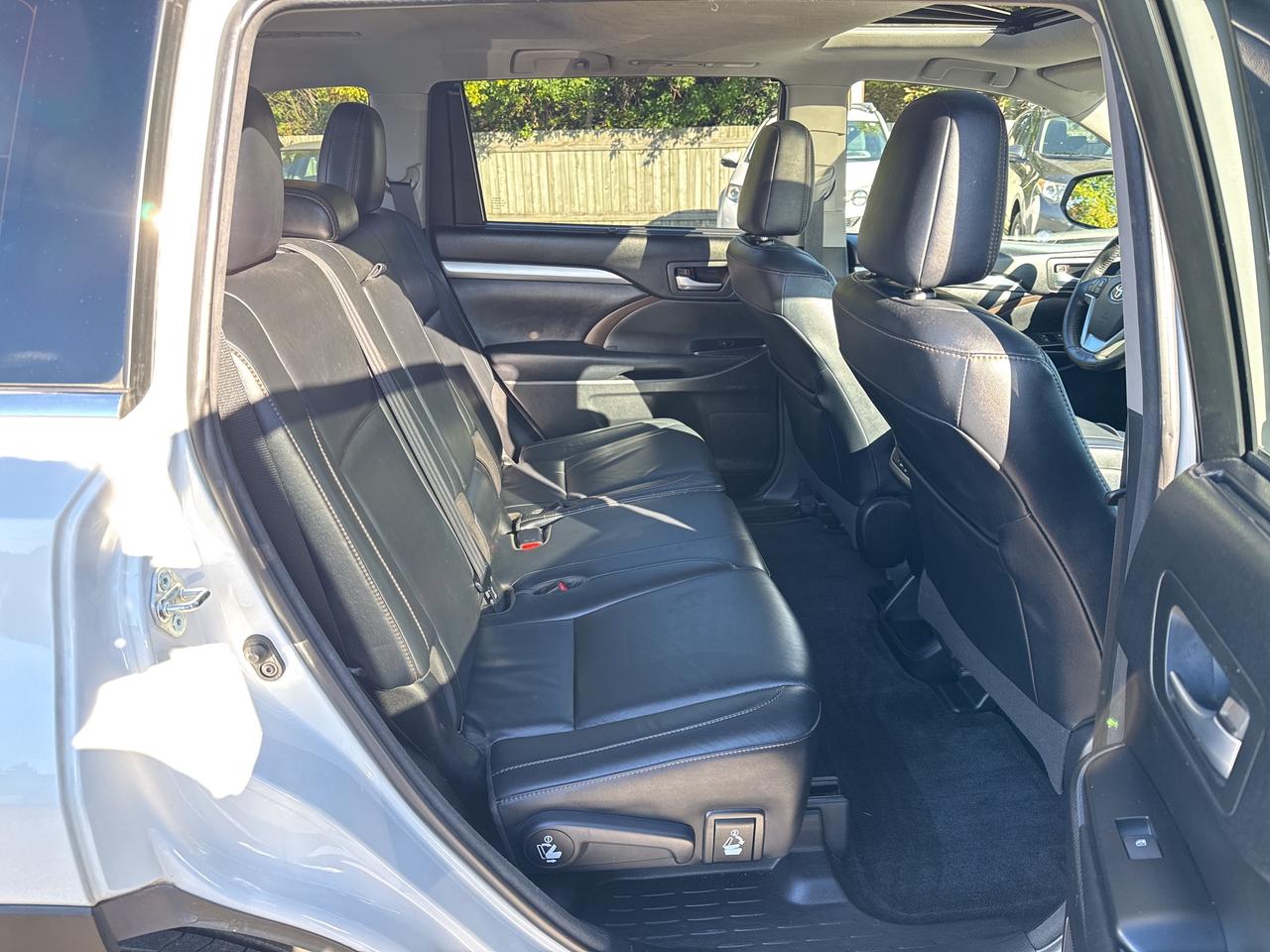 2018 Toyota Highlander XLE, BSM, Nav, Back Up Cam, Bluetooth Photo