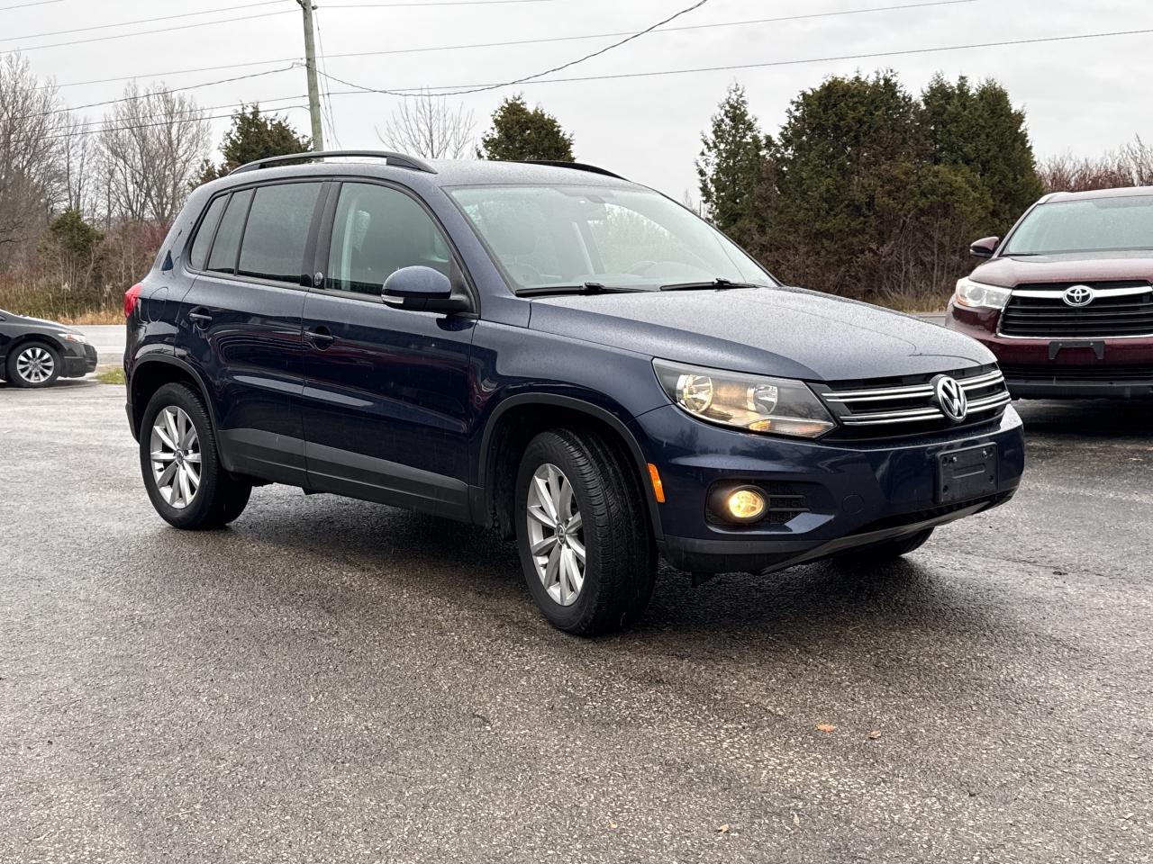 2017 Volkswagen Tiguan Wolfsburg Edition, Bluetooth, Back Up Cam Photo2