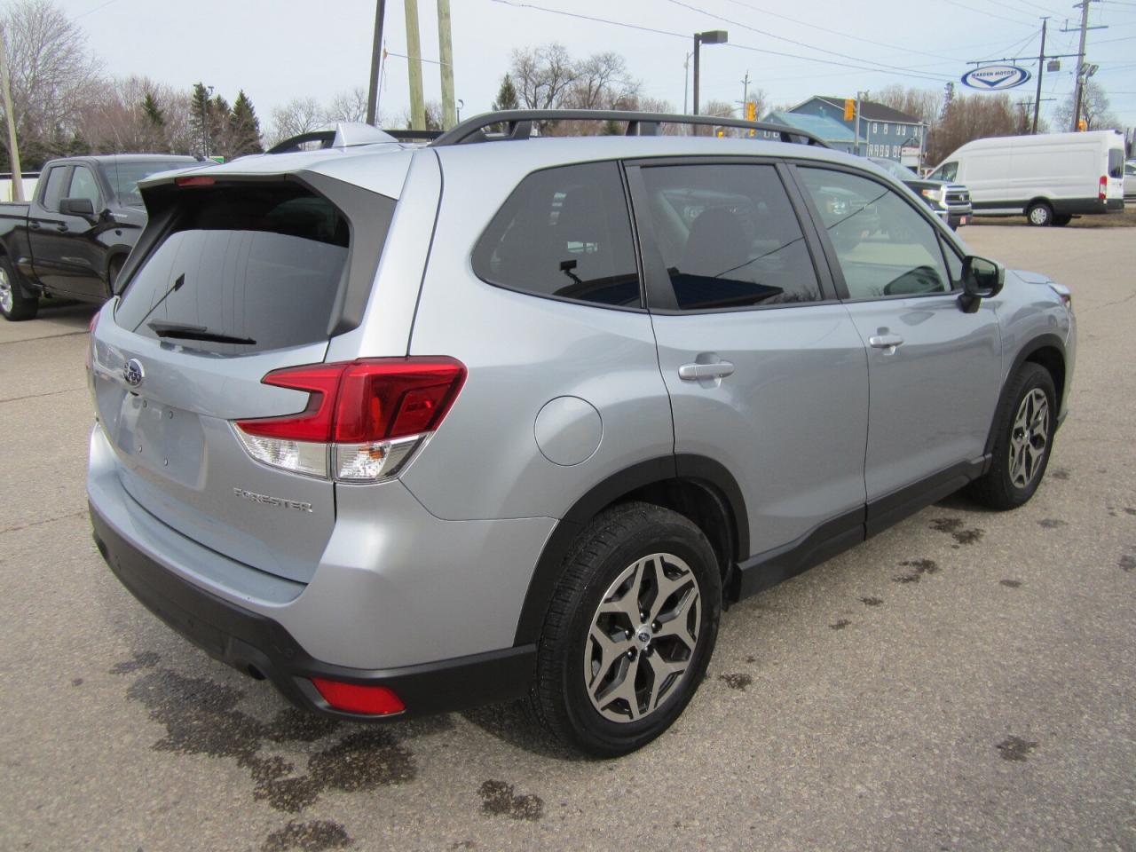 2022 Subaru Forester Touring Pano Roof One Owner No Accidents Photo