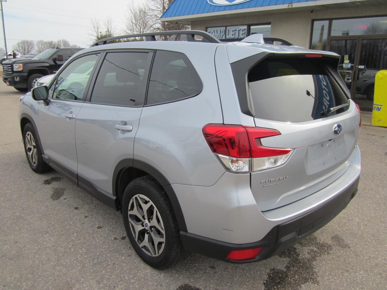 2022 Subaru Forester Touring Pano Roof One Owner No Accidents Photo