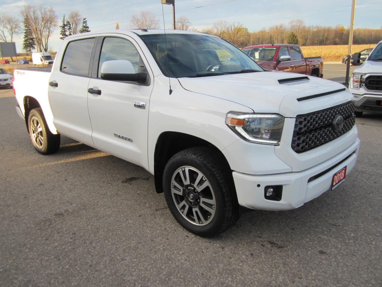 2018 Toyota Tundra 4x4 Crewmax SR5 Plus 5.7L ONE OWNER NO ACCIDENTS Photo
