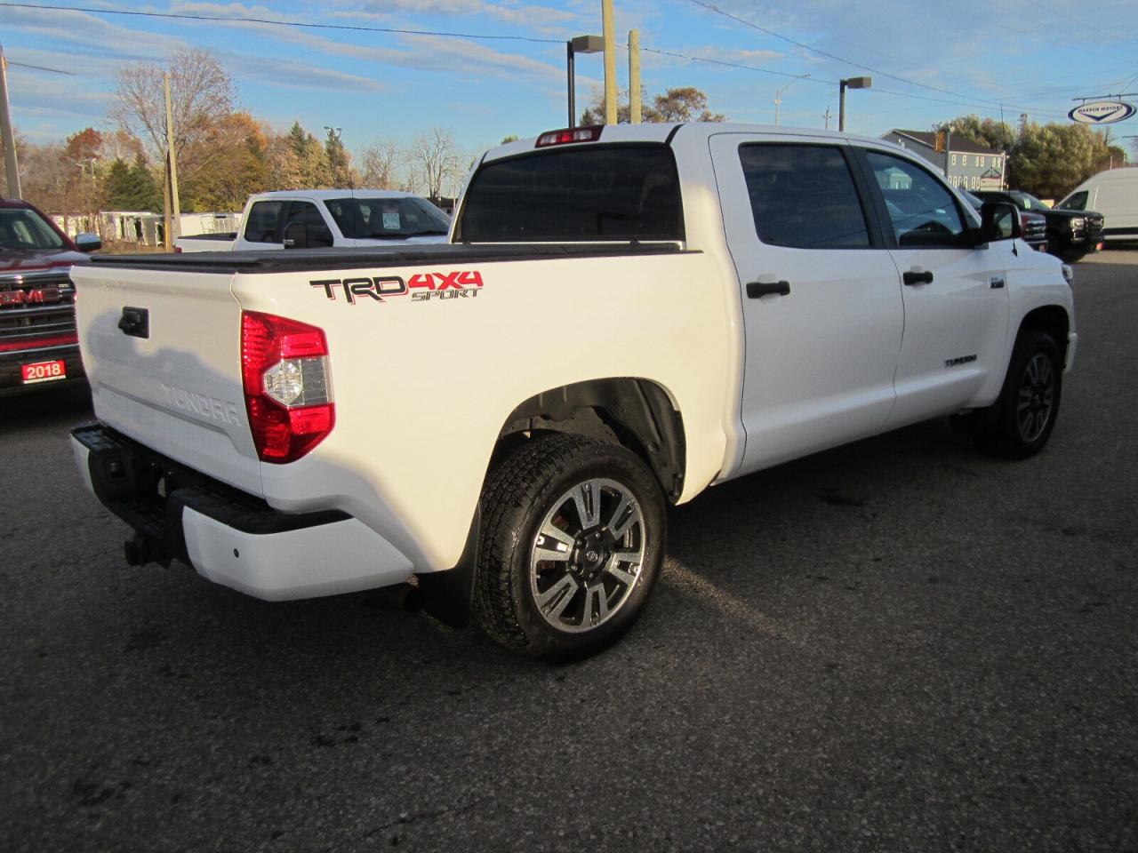 2018 Toyota Tundra 4x4 Crewmax SR5 Plus 5.7L ONE OWNER NO ACCIDENTS Photo