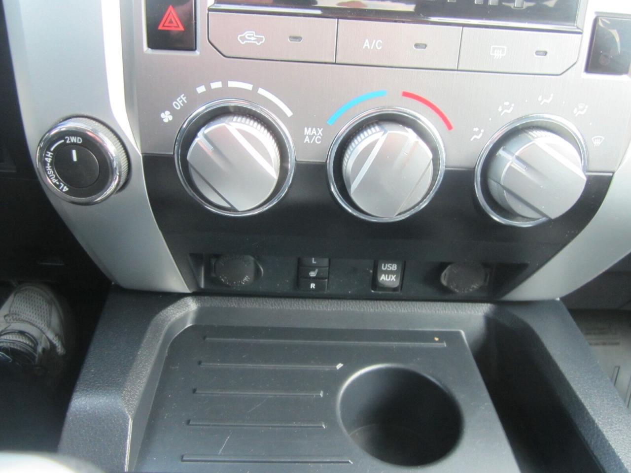 2018 Toyota Tundra 4x4 Crewmax SR5 Plus 5.7L ONE OWNER NO ACCIDENTS Photo