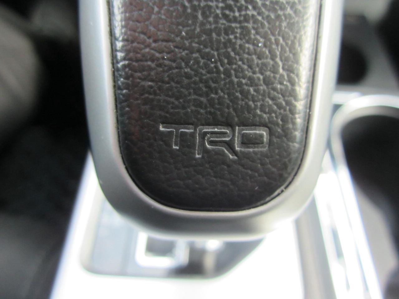 2018 Toyota Tundra 4x4 Crewmax SR5 Plus 5.7L ONE OWNER NO ACCIDENTS Photo