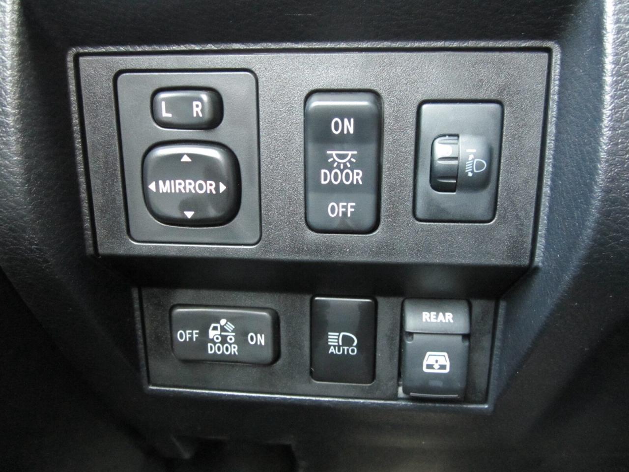 2018 Toyota Tundra 4x4 Crewmax SR5 Plus 5.7L ONE OWNER NO ACCIDENTS Photo