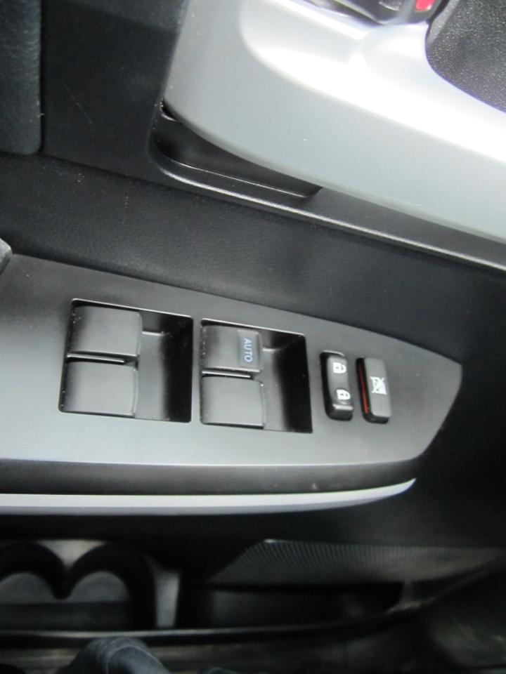 2018 Toyota Tundra 4x4 Crewmax SR5 Plus 5.7L ONE OWNER NO ACCIDENTS Photo