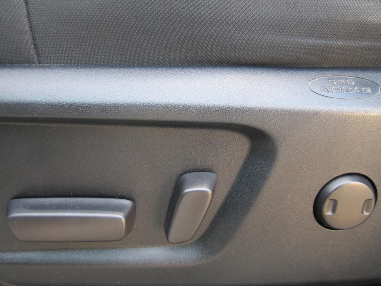 2018 Toyota Tundra 4x4 Crewmax SR5 Plus 5.7L ONE OWNER NO ACCIDENTS Photo