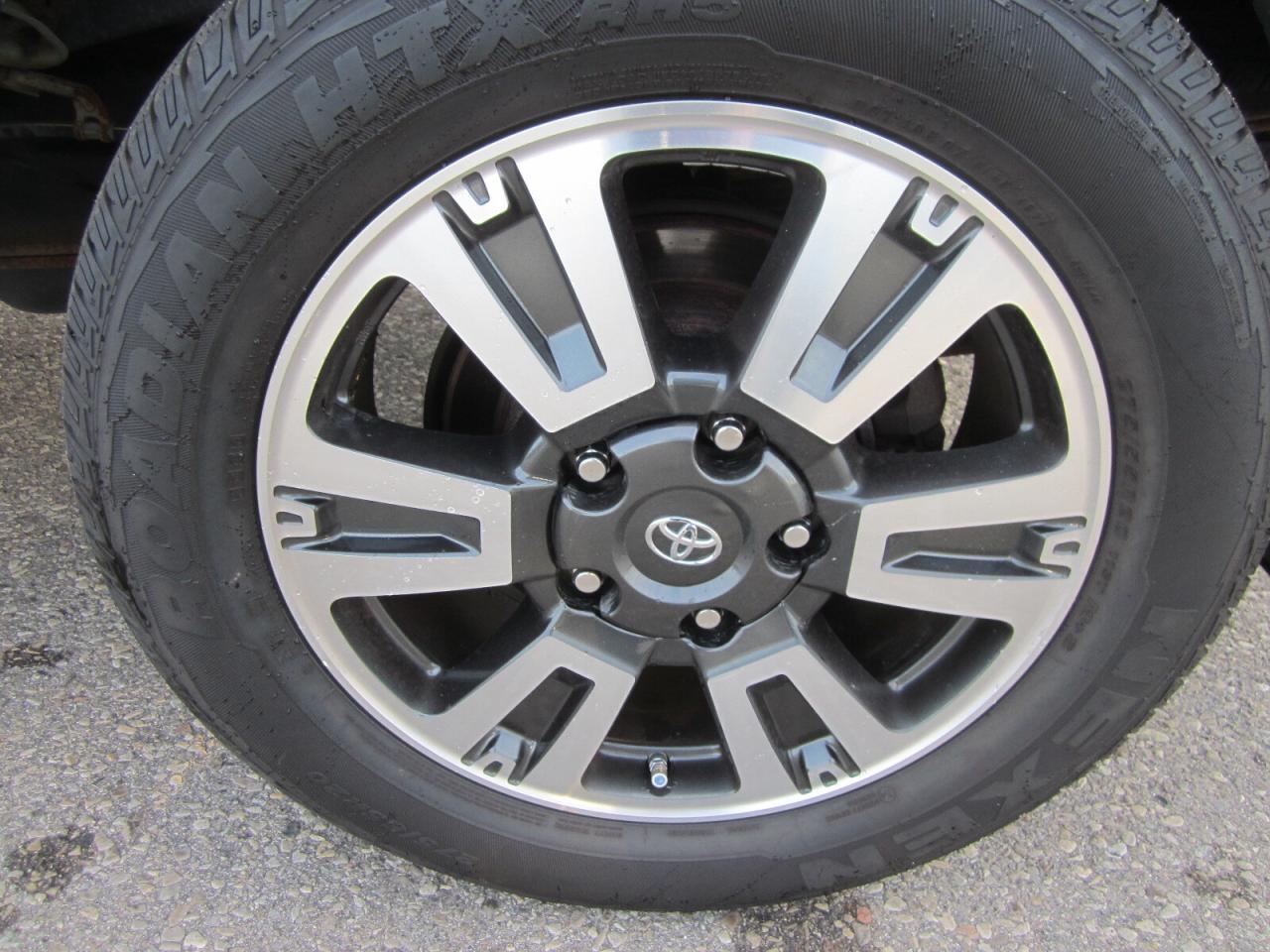 2018 Toyota Tundra 4x4 Crewmax SR5 Plus 5.7L ONE OWNER NO ACCIDENTS Photo