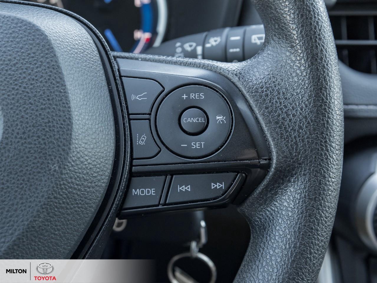 2025 Toyota RAV4 Hybrid HEATED SEATS BLIND SPOT ONE OWNER TCUV LE Photo