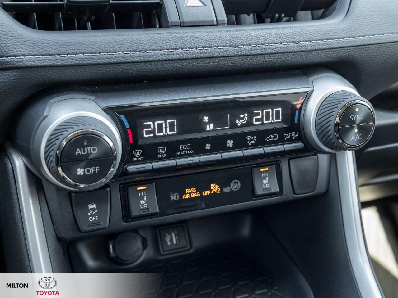 2025 Toyota RAV4 Hybrid HEATED SEATS BLIND SPOT ONE OWNER TCUV LE Photo