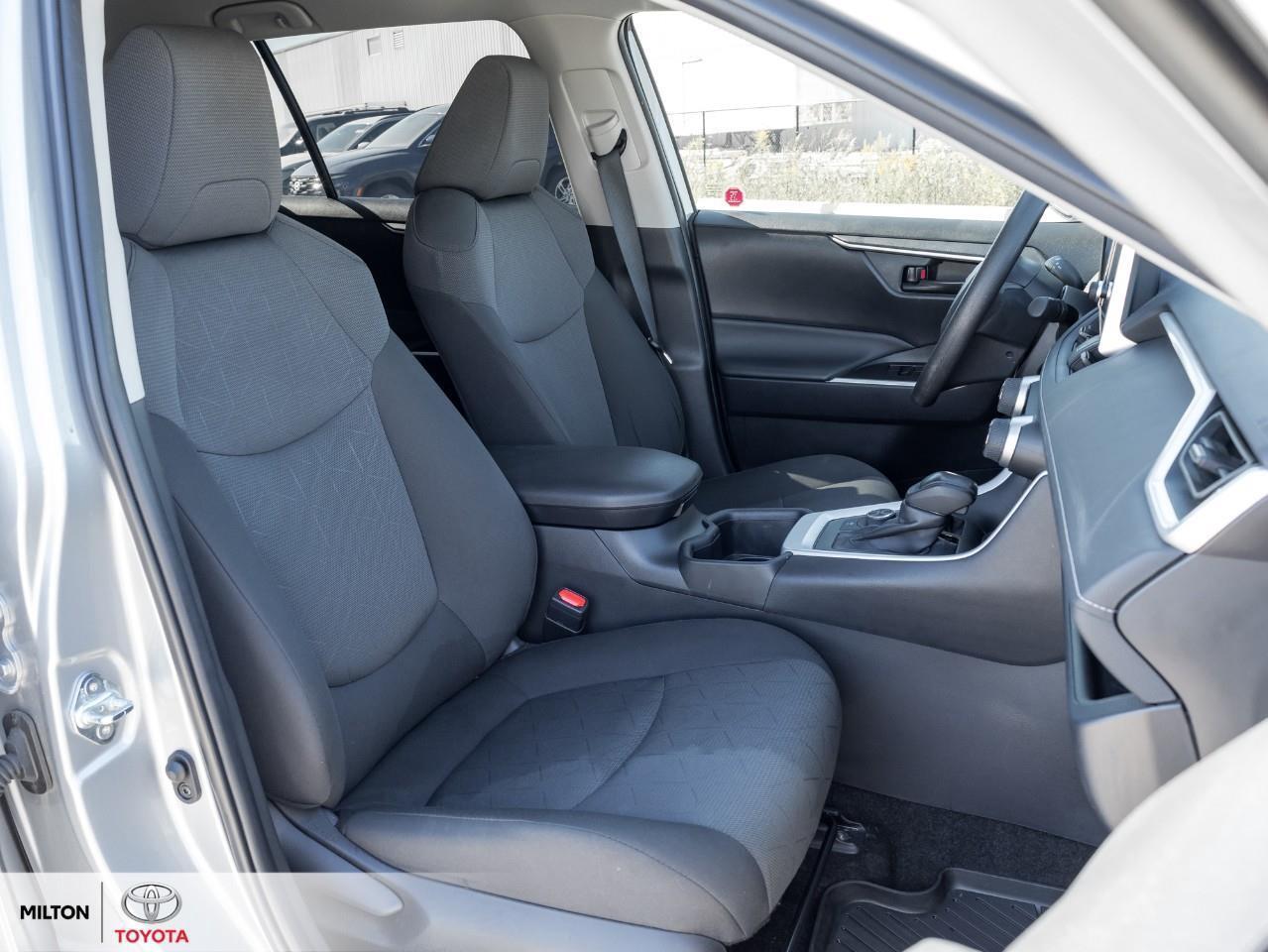 2025 Toyota RAV4 Hybrid HEATED SEATS BLIND SPOT ONE OWNER TCUV LE Photo