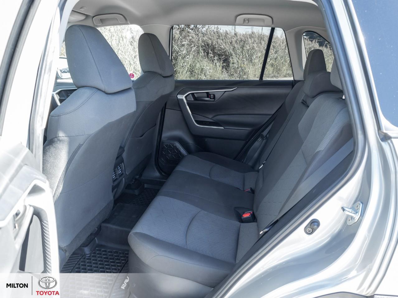 2025 Toyota RAV4 Hybrid HEATED SEATS BLIND SPOT ONE OWNER TCUV LE Photo