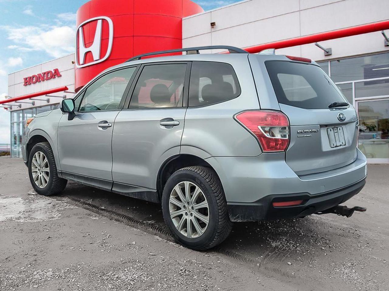 2016 Subaru Forester 2.5i Photo