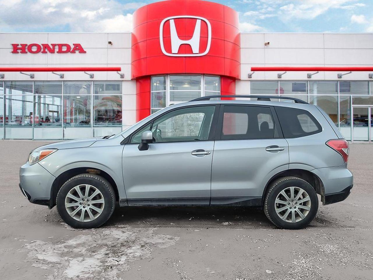 2016 Subaru Forester 2.5i Photo2