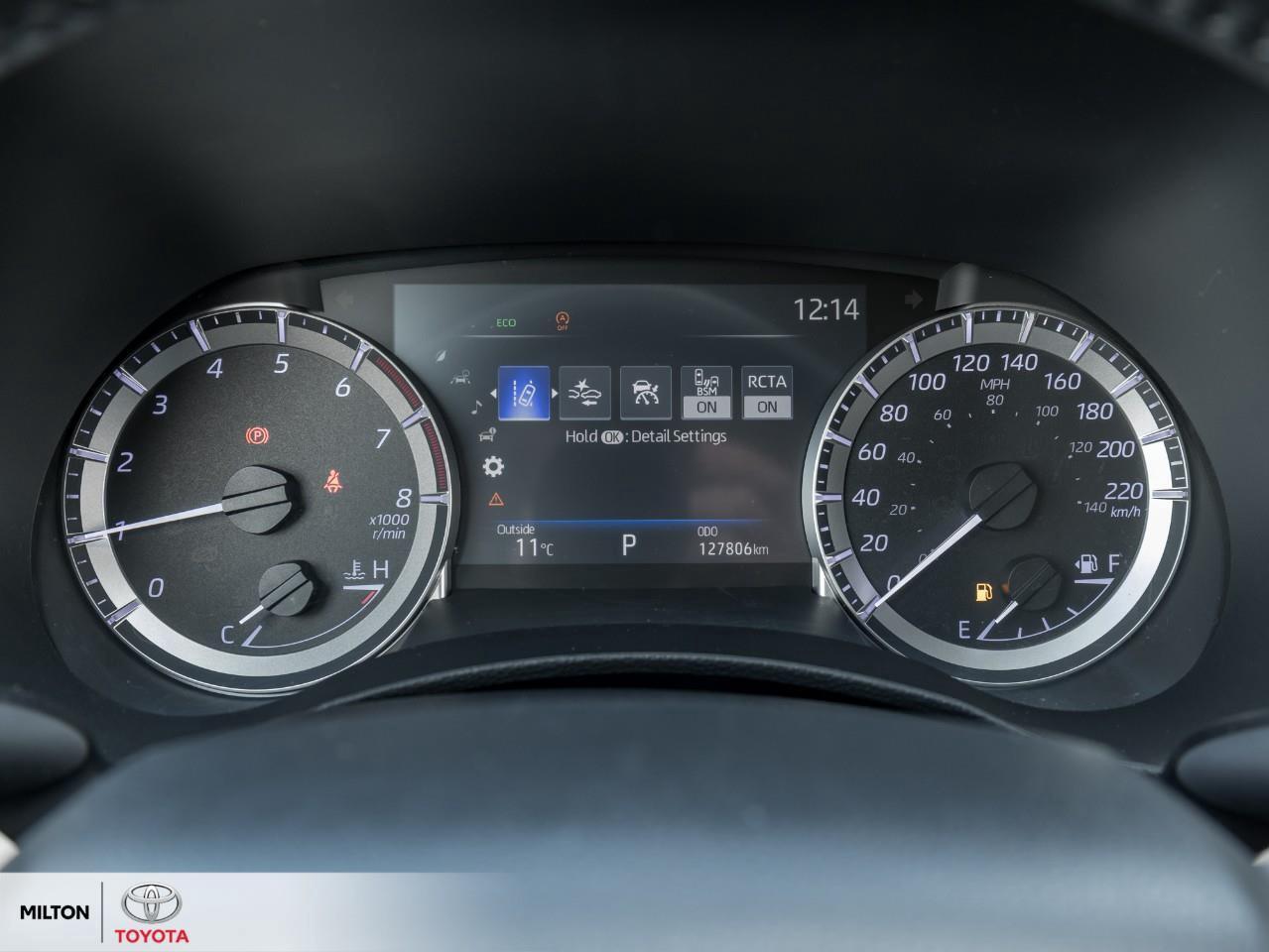 2023 Toyota Highlander LEATHER SUNROOF BLIND SPOT 8 PASSENGER XLE Photo