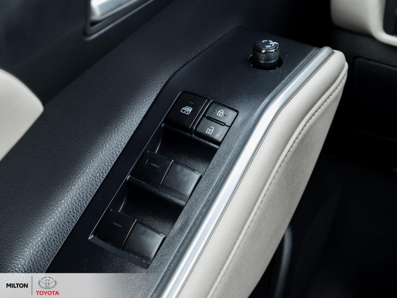 2023 Toyota Highlander LEATHER SUNROOF BLIND SPOT 8 PASSENGER XLE Photo