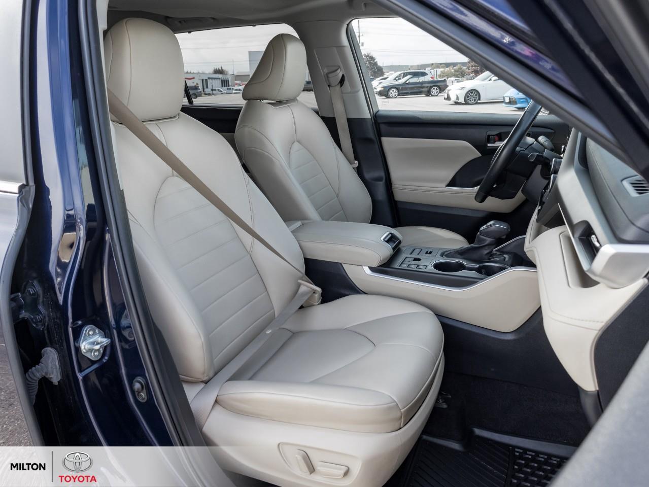 2023 Toyota Highlander LEATHER SUNROOF BLIND SPOT 8 PASSENGER XLE Photo