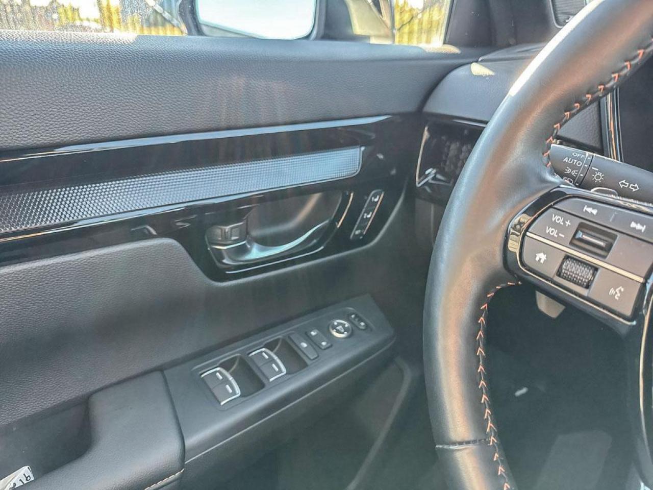 2025 Honda CR-V Hybrid Touring Photo