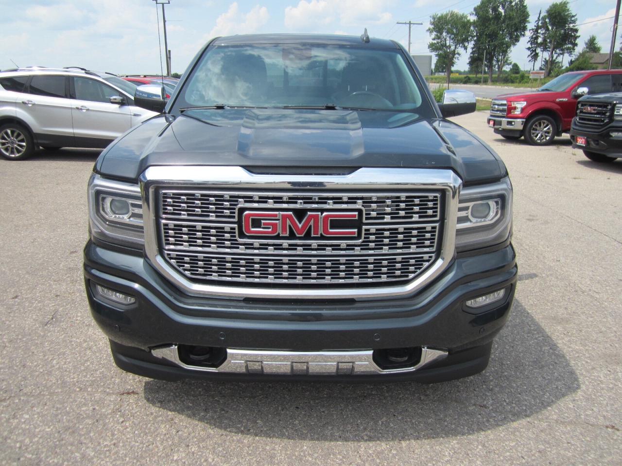 2018 GMC Sierra 1500 4WD Crew Cab 153.0  Denali NO ACCIDENTS Photo