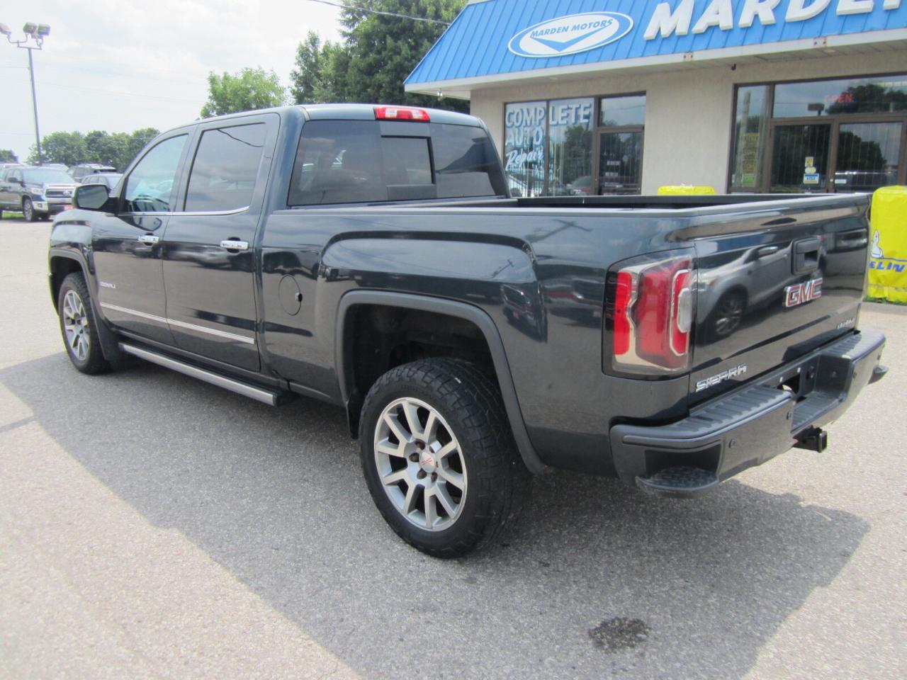 2018 GMC Sierra 1500 4WD Crew Cab 153.0  Denali NO ACCIDENTS Photo
