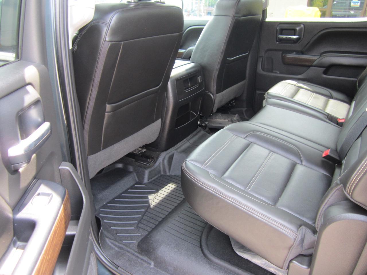 2018 GMC Sierra 1500 4WD Crew Cab 153.0  Denali NO ACCIDENTS Photo