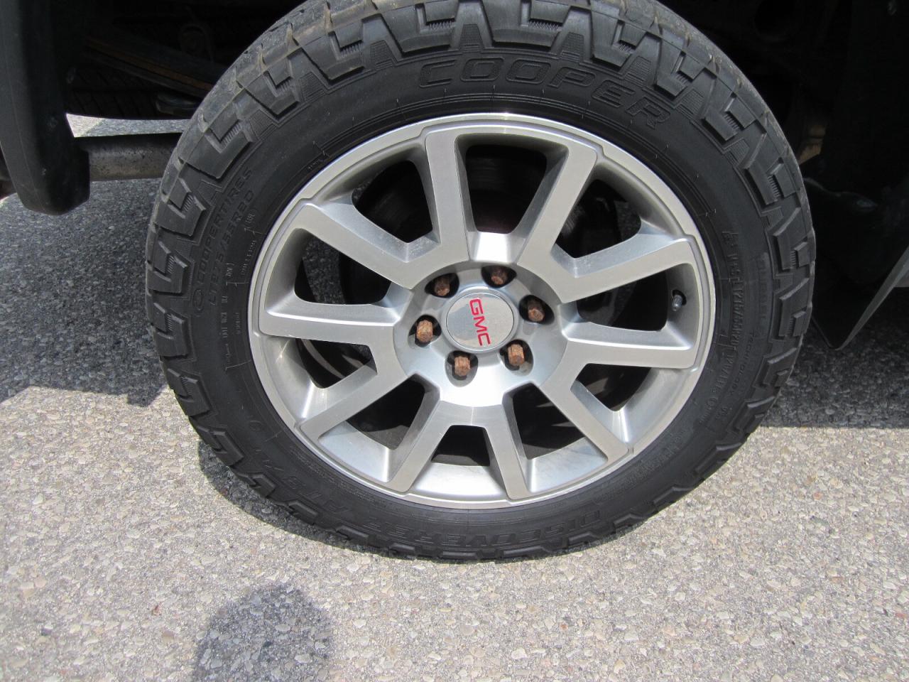 2018 GMC Sierra 1500 4WD Crew Cab 153.0  Denali NO ACCIDENTS Photo