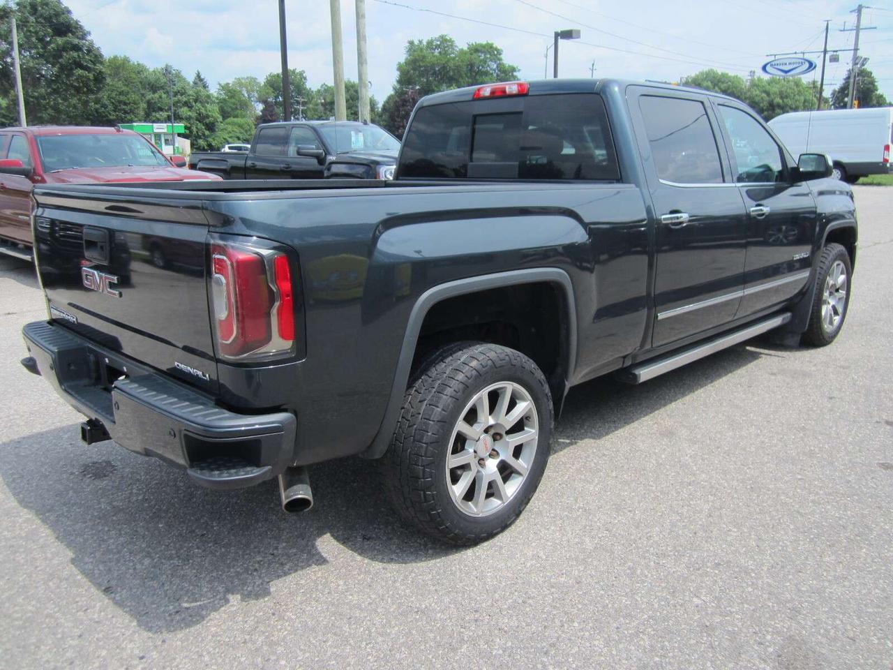 2018 GMC Sierra 1500 Denali 5.3L NO ACCIDENTS! 1 PRICE ONLY! NO FEES! Photo