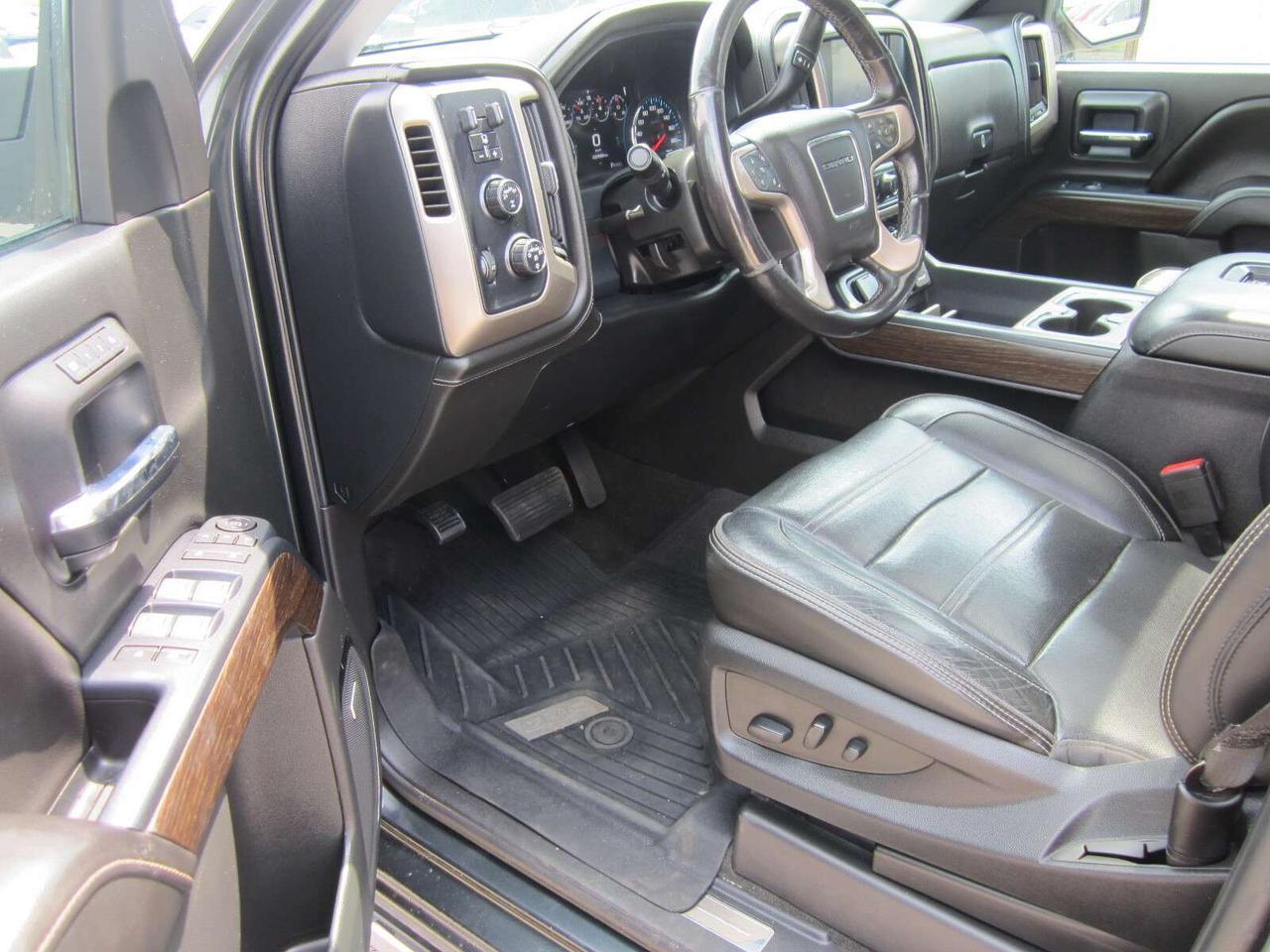 2018 GMC Sierra 1500 Denali 5.3L NO ACCIDENTS! 1 PRICE ONLY! NO FEES! Photo