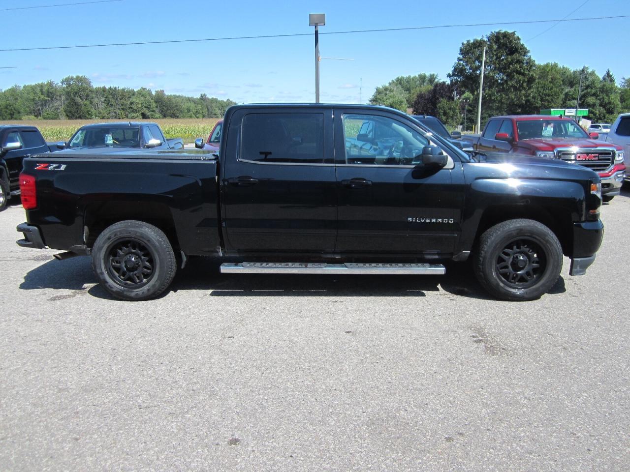 2018 Chevrolet Silverado 1500 4WD Crew 153.0 2LT ONE OWNER NO ACCIDENTS Photo4