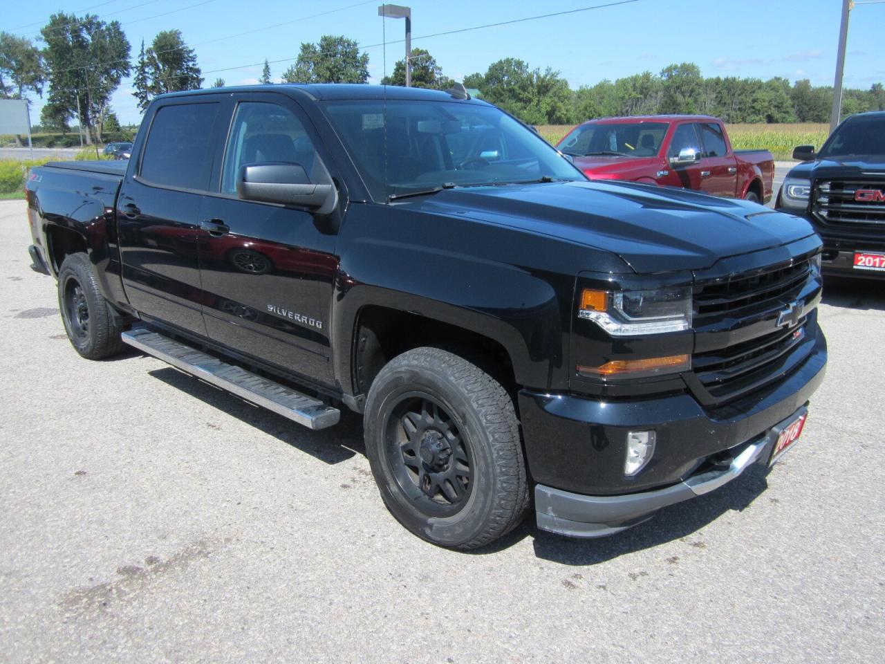 2018 Chevrolet Silverado 1500 4WD Crew 153.0 2LT ONE OWNER NO ACCIDENTS Photo