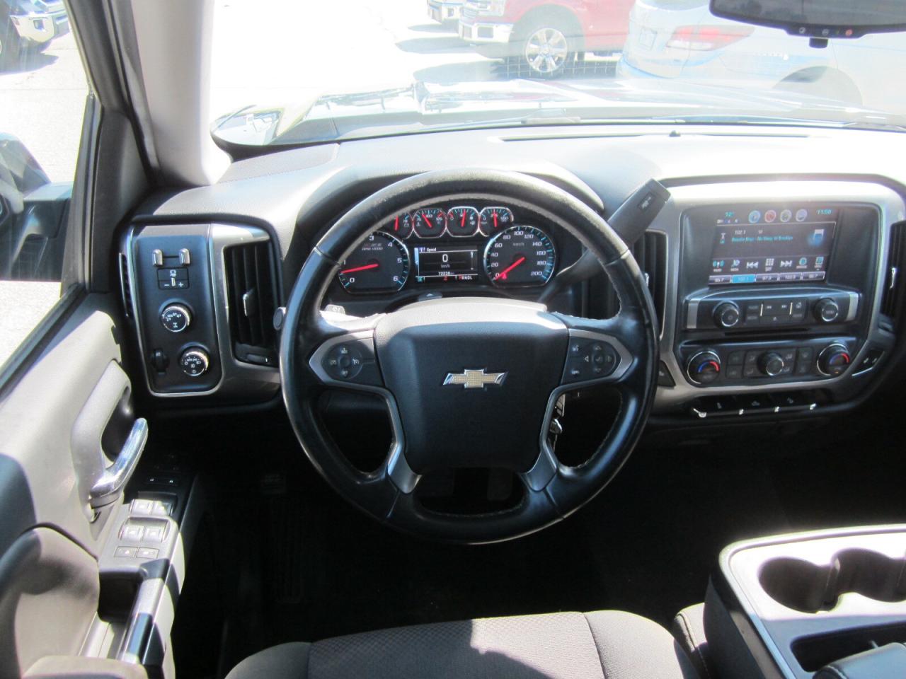 2018 Chevrolet Silverado 1500 4WD Crew 153.0 2LT ONE OWNER NO ACCIDENTS Photo