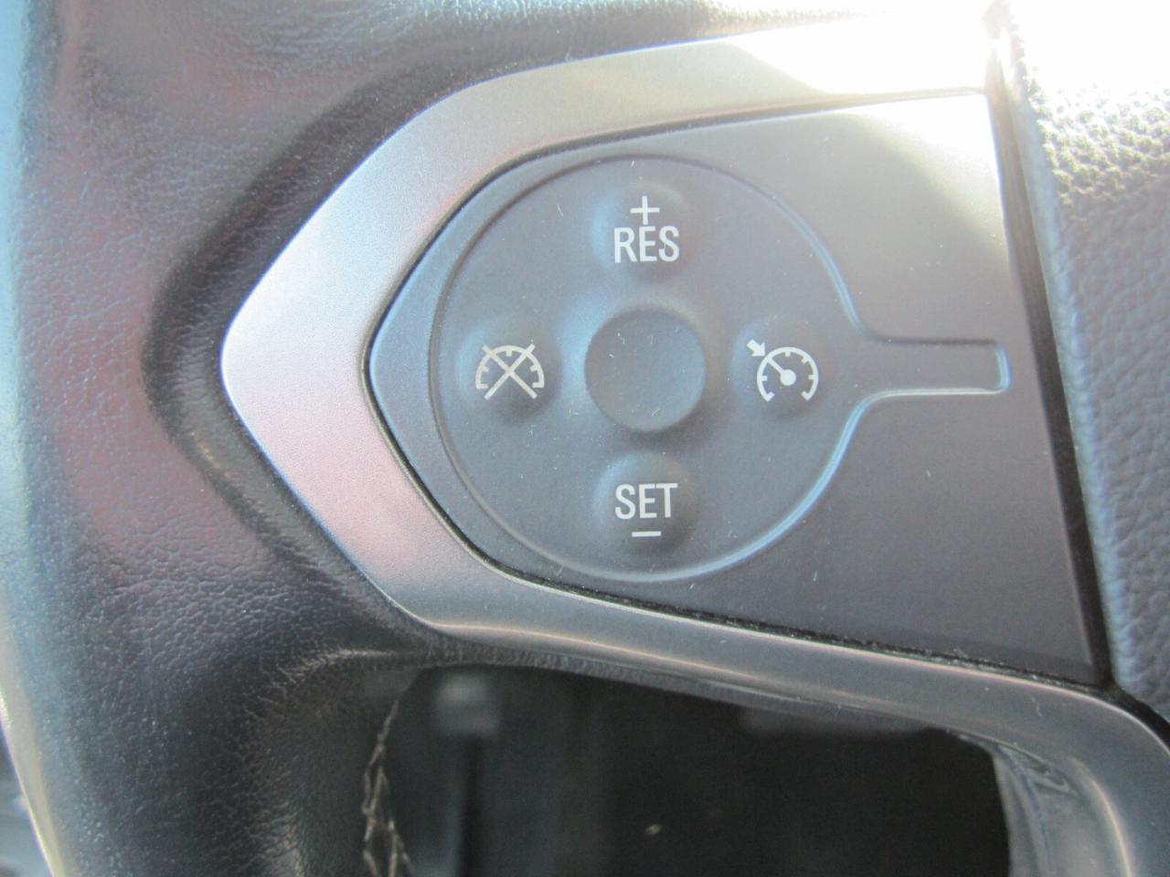 2018 Chevrolet Silverado 1500 4WD Crew 153.0 2LT ONE OWNER NO ACCIDENTS Photo