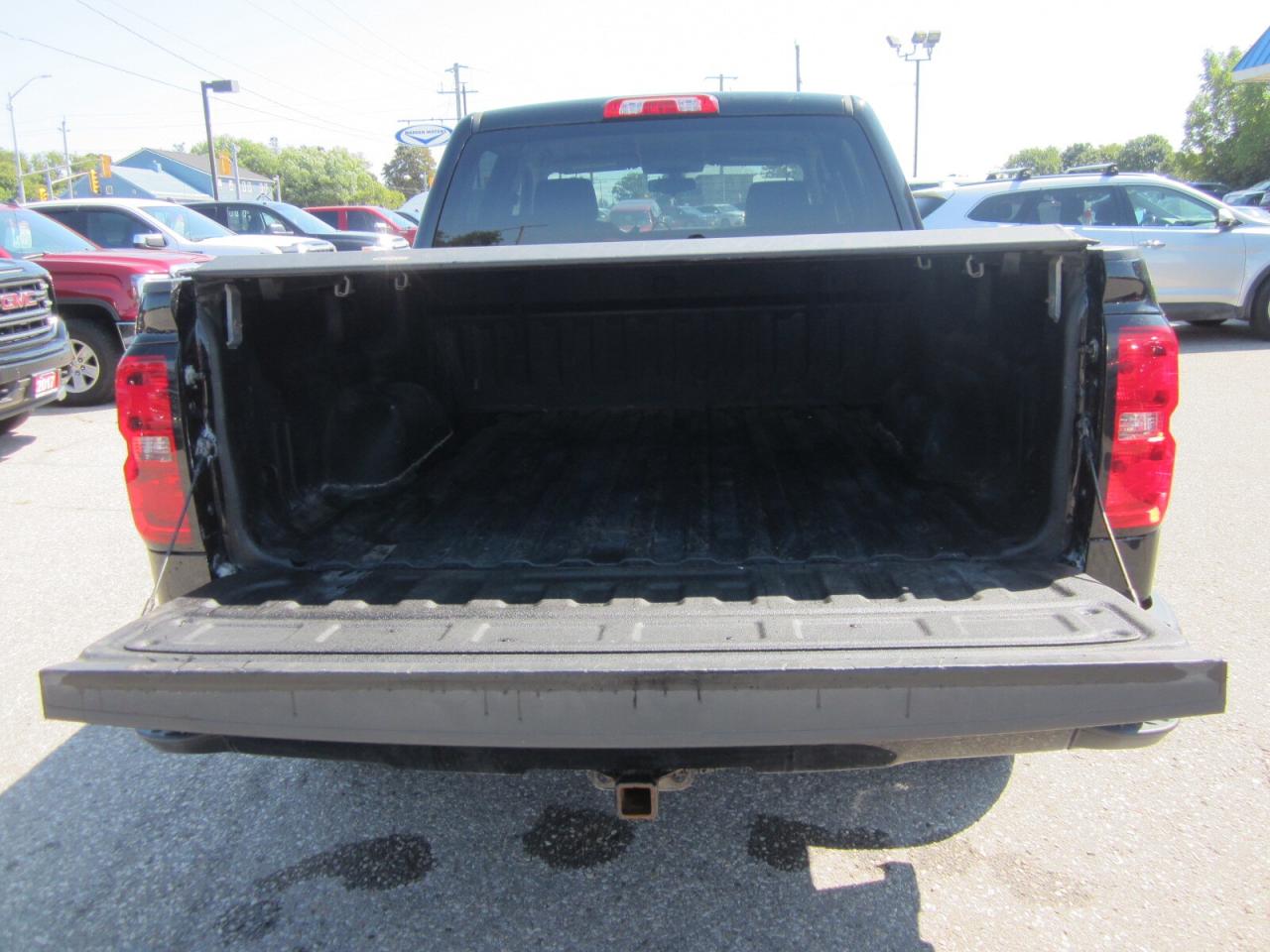 2018 Chevrolet Silverado 1500 4WD Crew 153.0 2LT ONE OWNER NO ACCIDENTS Photo