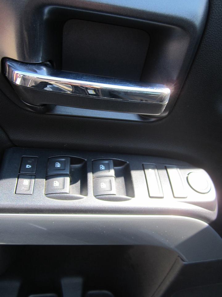 2018 Chevrolet Silverado 1500 4WD Crew 153.0 2LT ONE OWNER NO ACCIDENTS Photo