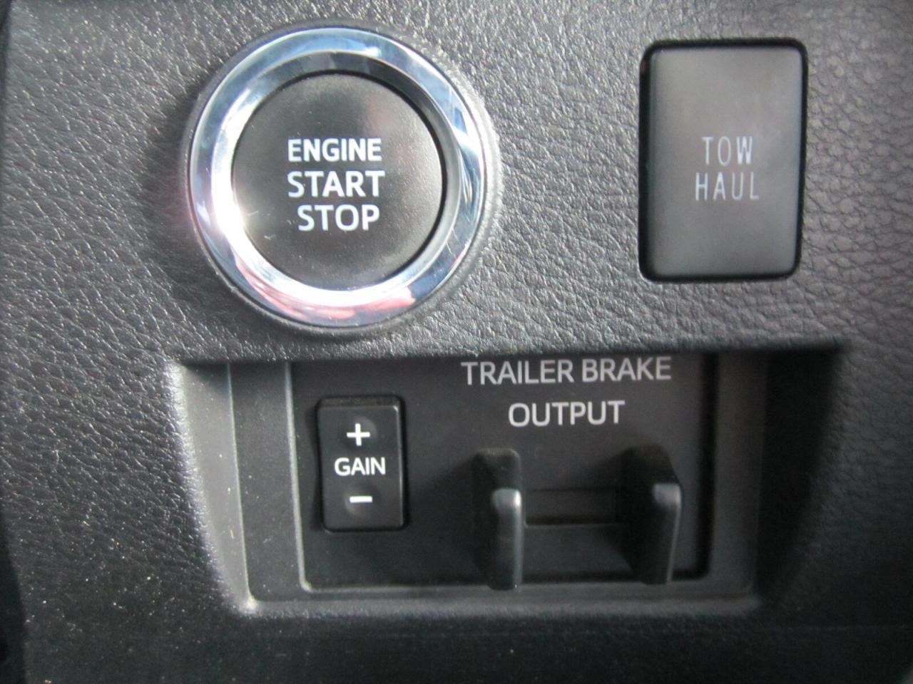 2020 Toyota Tundra TRD SPORT LEATHER NAV SUNROOF 1 OWNER NO ACCIDENTS Photo