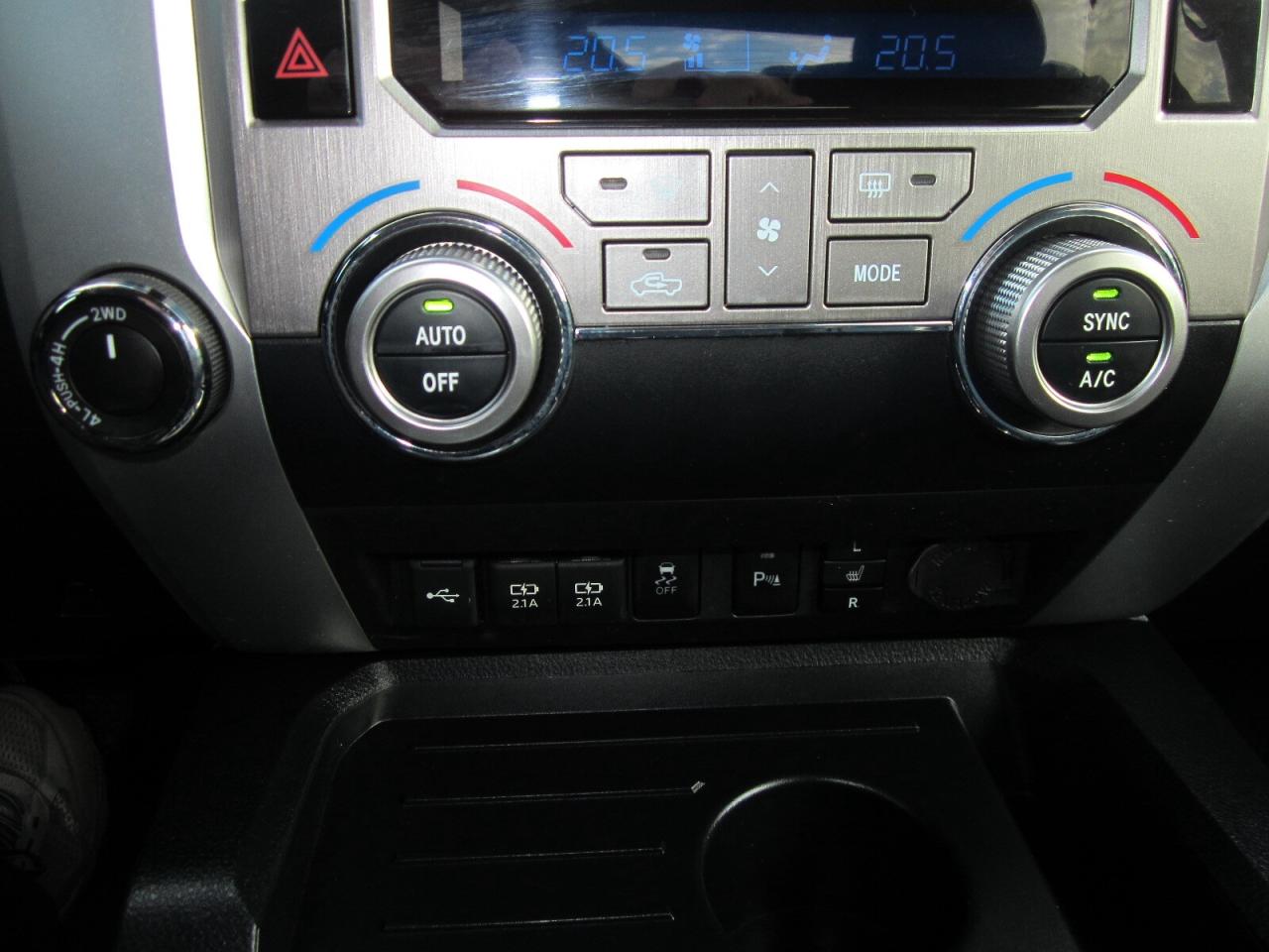 2020 Toyota Tundra TRD SPORT LEATHER NAV SUNROOF 1 OWNER NO ACCIDENTS Photo