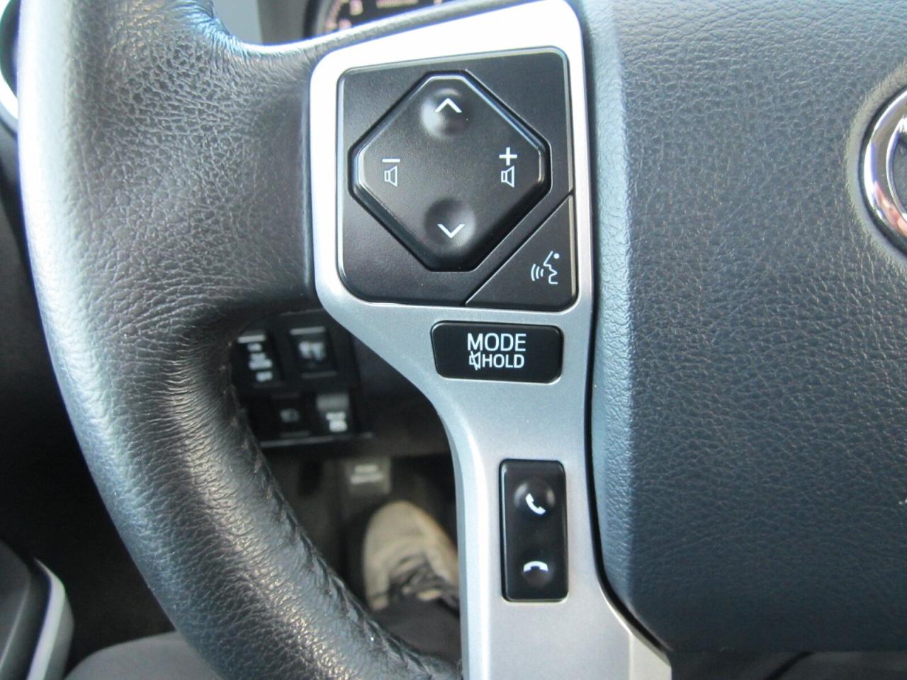 2020 Toyota Tundra TRD SPORT LEATHER NAV SUNROOF 1 OWNER NO ACCIDENTS Photo