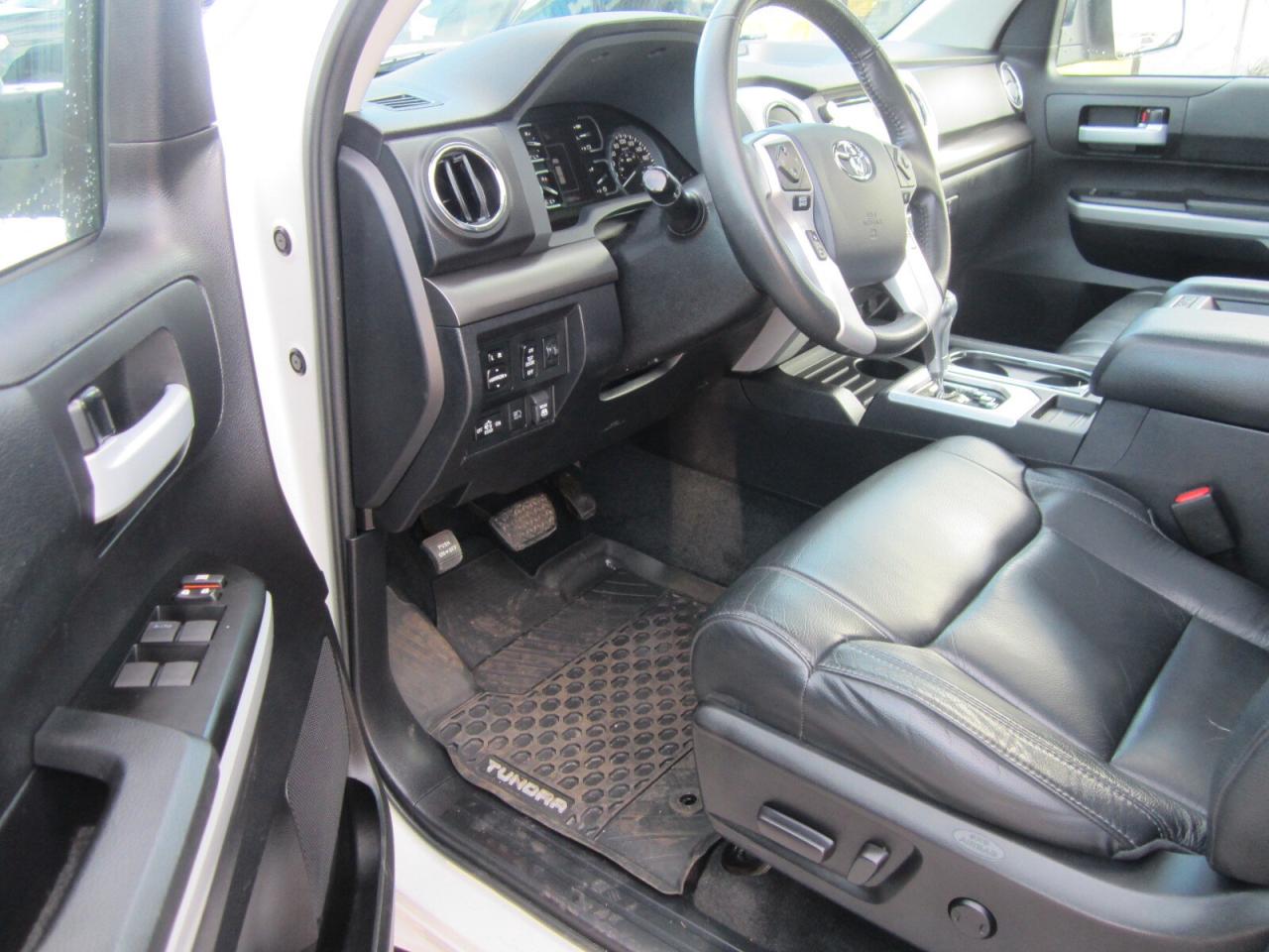 2020 Toyota Tundra TRD SPORT LEATHER NAV SUNROOF 1 OWNER NO ACCIDENTS Photo