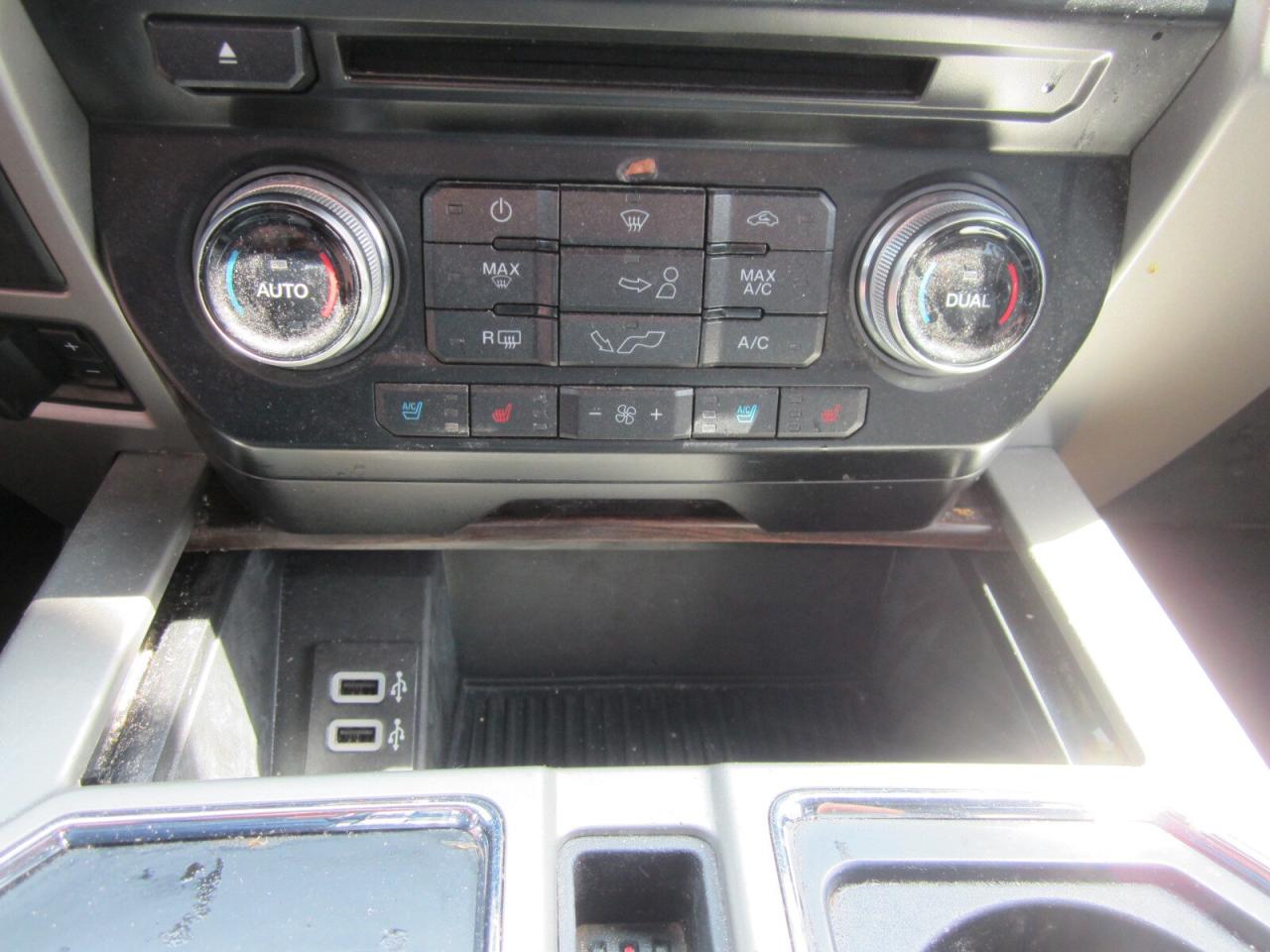 2017 Ford F-150 4WD Crew 5.0L Lariat One Owner No Accidents Photo