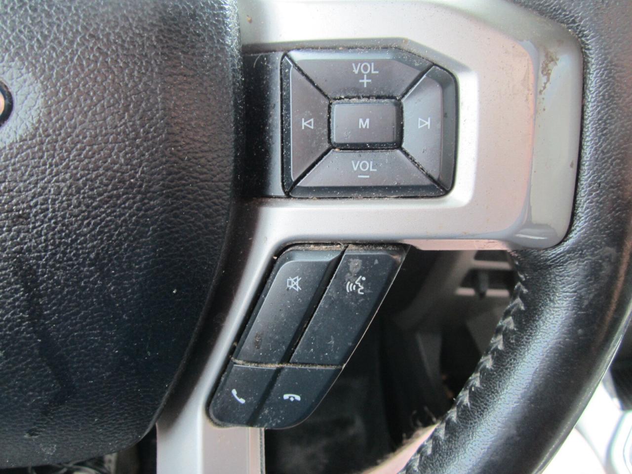 2017 Ford F-150 4WD Crew 5.0L Lariat One Owner No Accidents Photo