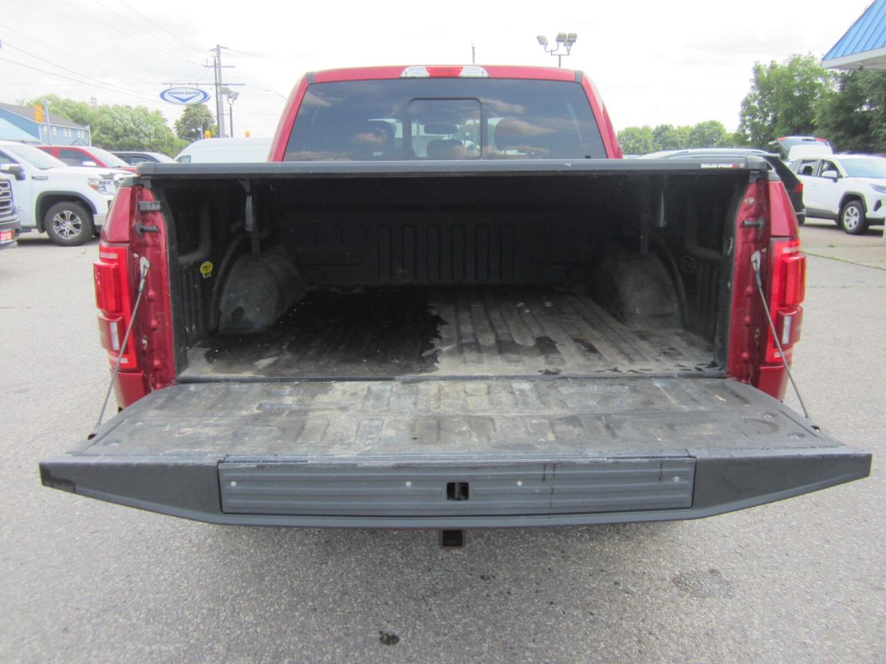 2017 Ford F-150 4WD Crew 5.0L Lariat One Owner No Accidents Photo