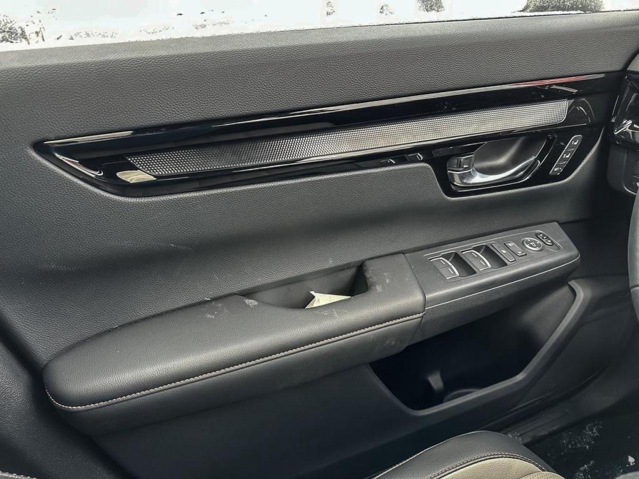 2025 Honda CR-V Hybrid Touring Photo