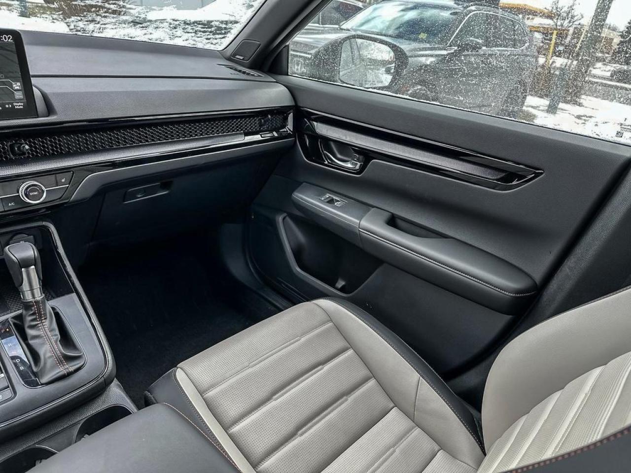 2025 Honda CR-V Hybrid Touring Photo