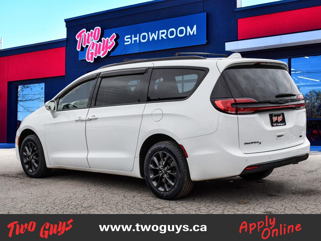 2022 Chrysler Pacifica Touring AWD S Appearance Pkg 7 Pass Back Up Cam Photo3