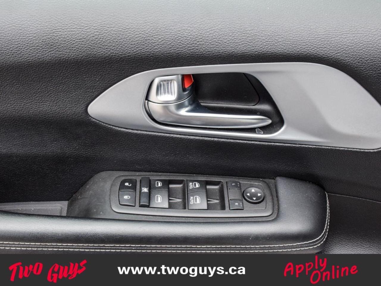 2022 Chrysler Pacifica Touring AWD S Appearance Pkg 7 Pass Back Up Cam Photo