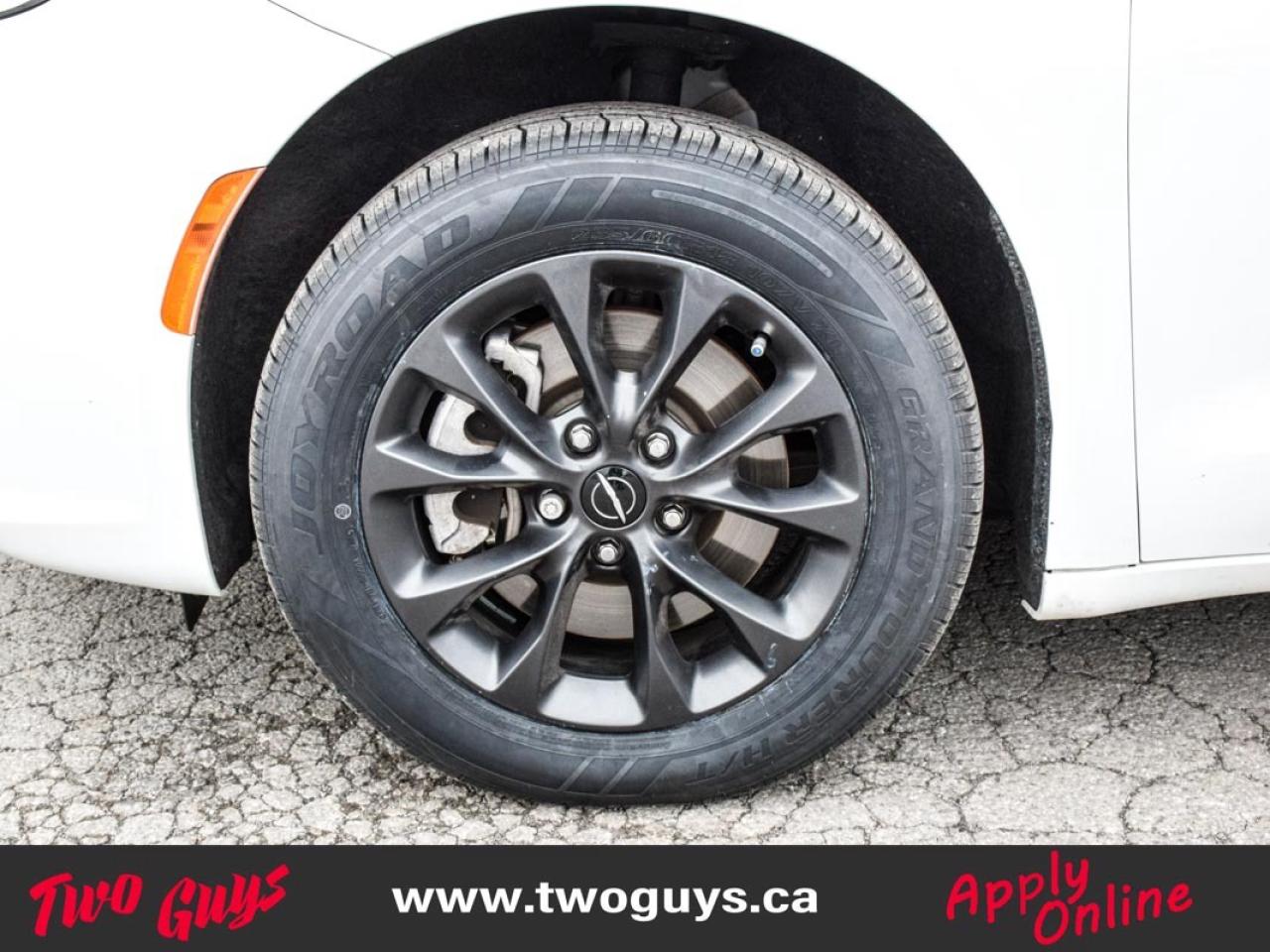 2022 Chrysler Pacifica Touring AWD   S Pkg   Pwr Sliders   New Tires Photo