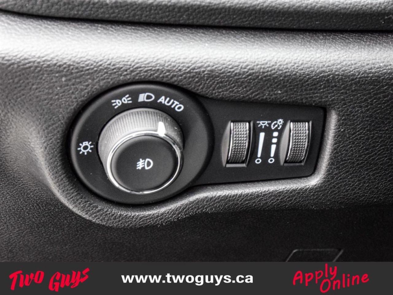 2022 Chrysler Pacifica Touring AWD S Appearance Pkg 7 Pass Back Up Cam Photo